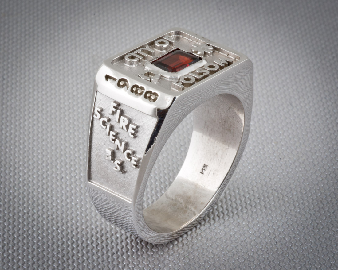 Mens Class Ring