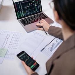 Guía para elegir un curso de inversión y finanzas personales