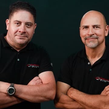 Roy Martínez y Carlos Barquero (Automotriz En Video)